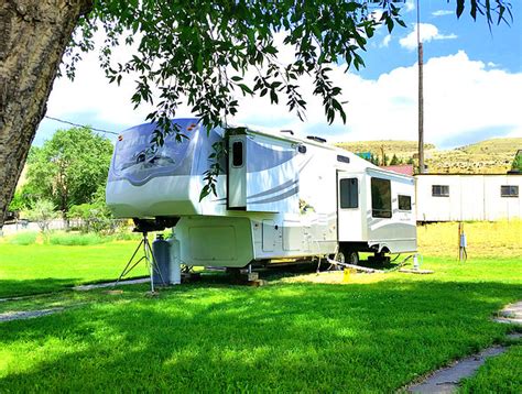 Camping, RV Parks, Campgrounds - Dubois, Wyoming