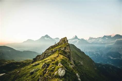 10 Best Hikes in Switzerland (Hiking Guide & Tips)