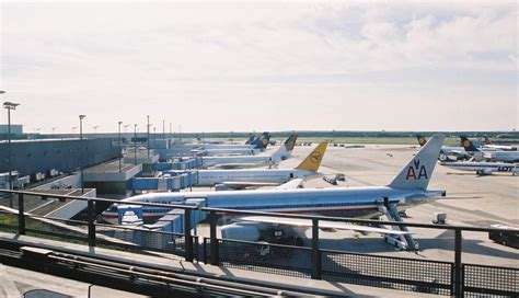 Frankfurt Airport Terminal 1 (Frankfurt, 1972) | Structurae