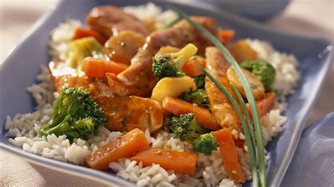 Orange Chicken Stir-Fry Recipe - QueRicaVida.com