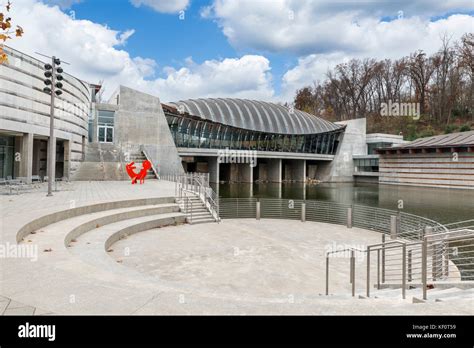 The Crystal Bridges Museum of American Art, Bentonville, Arkansas, USA ...