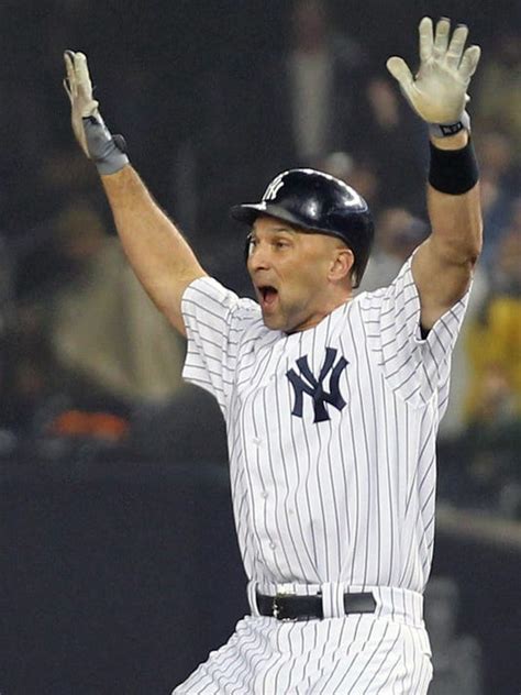 Ibanez ensures Yankees keep AL East lead on Orioles