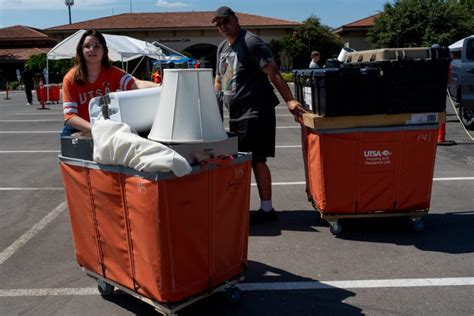 UTSA students move into on-campus housing ahead of classes