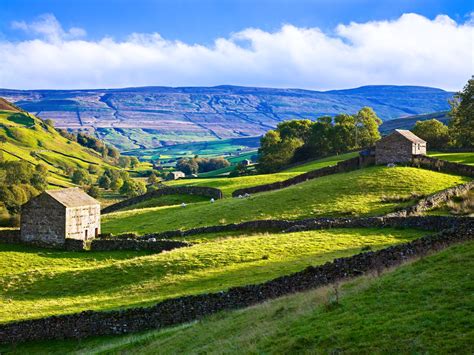 The Rolling Hills Of Yorkshire... 11 Photos That Will Make You Want To Visit Yorkshire! - Hand ...