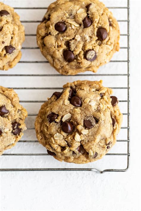 Peanut Butter Oatmeal Chocolate Chip Cookies - Handle the Heat