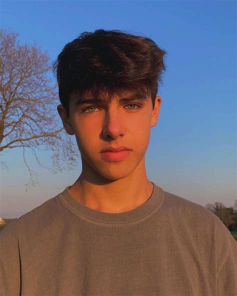 Kyle Thomas - Wiki, Bio, Facts, Age, Height, Girlfriend, Net Worth