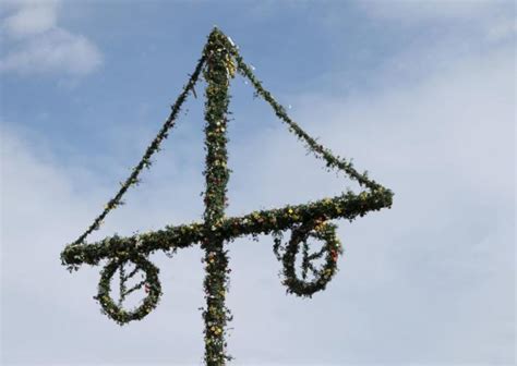 SYMBOLS - MIDSOMMAR AND RELIGION