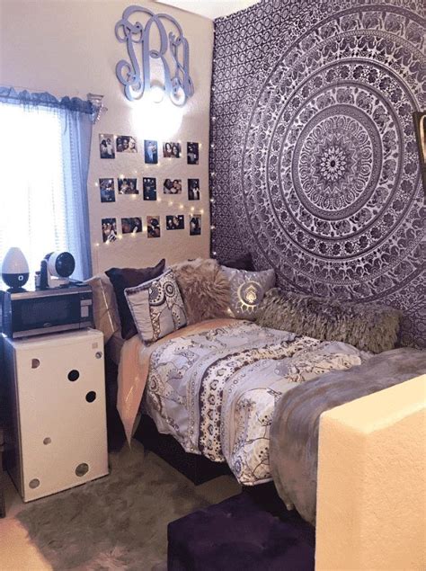 14 Dorm Room Ideas for Girls That Are Melting Our Minds | Dorm room designs, College dorm room ...