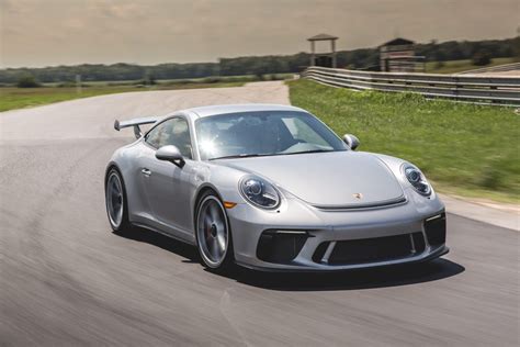 2018 Porsche 911 GT3: A manual makes it better - Roadshow