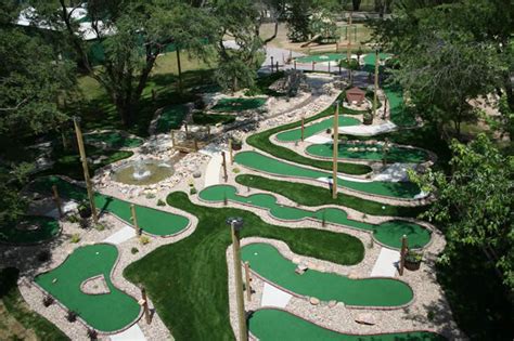 Mini Golf Course Ideas | STRANGE MINIATURE GOLF COURSES AND PUTT PUTT HOLES | Mini golf course ...