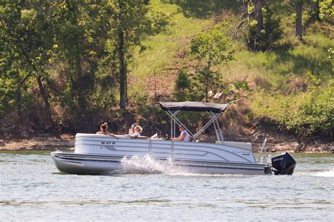 Lake of the Ozarks Boat Rentals | Boats, Addons, & Rental Rates