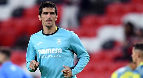 Villarreal post encouraging Gerard Moreno picture following injury