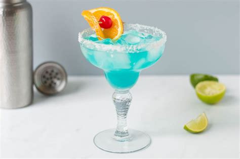 17 Beautiful Blue Cocktails That Will Mesmerize