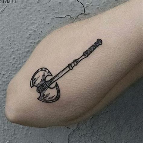 Battle Axe Tattoo | Frases para tatuagem feminina, Tatuagem, Boas ideias para tatuagem