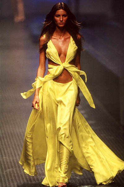 Gisele Bundchen Runway Photos - Gisele Bundchen Photo (141602) - Fanpop