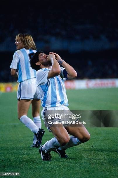 1,443 Maradona 1990 Photos & High Res Pictures - Getty Images