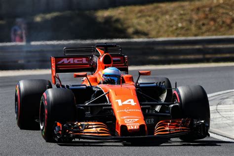 McLaren drivers target points after top-ten qualifying