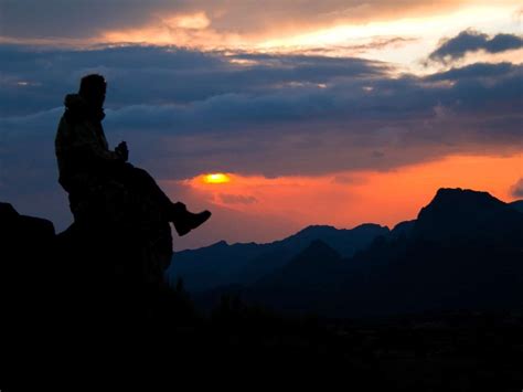 8 Tips for Hiking in the Dark | Trail Safety After Dusk | Deeper Trails