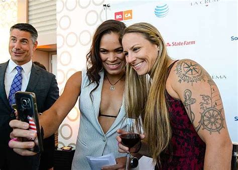 UFC News: Amanda Nunes offers words of encouragement to her girlfriend ahead of her fight