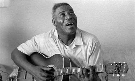 'Spoonful': The Story Behind Howlin’ Wolf’s Classic Blues Song | uDiscover