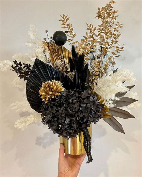 Dried Flower Arrangment - Gatsby in 2024 | Black and gold centerpieces, Black and gold party ...