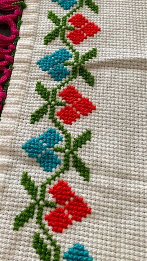 Pin by Maria de on Ponto cruz | Cross stitch patterns flowers, Floral cross stitch pattern ...
