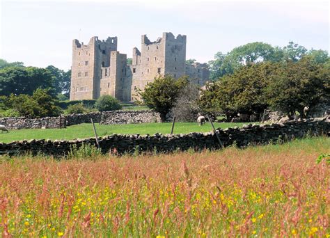 The Lands of Bolton Castle | Where2Walk