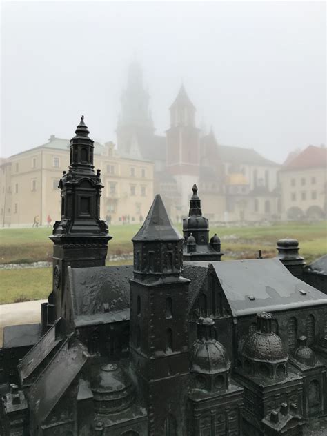 Krakow, Poland. Bronze statue of castle, with castle behind. : r/CityPorn