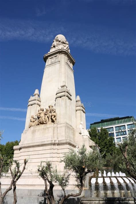 Plaza de Espana, Madrid stock image. Image of fountain - 30184347