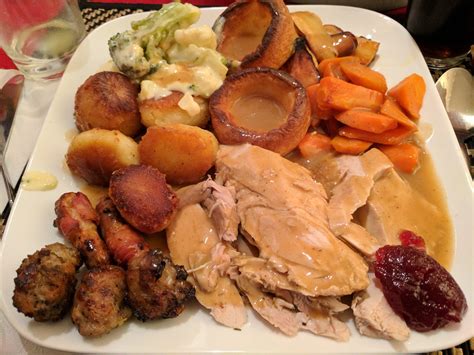 [Homemade] Christmas Dinner 2016 - Roast turkey, roast potatoes, roast ...