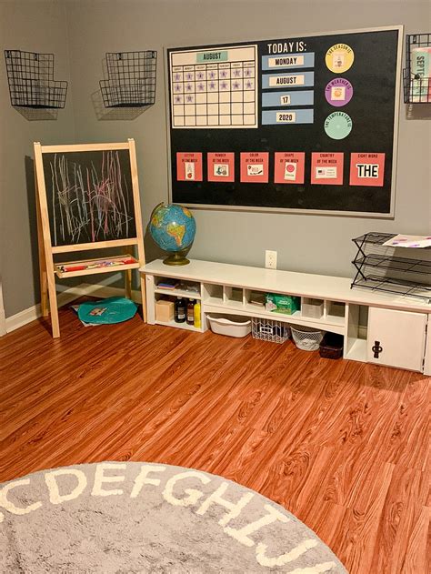 Come see our homeschool classroom setup. DIY Circle time board, upcycled desk and LOTS MORE ...