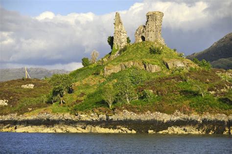 Castle Moil, Kyleakin stock image. Image of great, daylight - 50695533