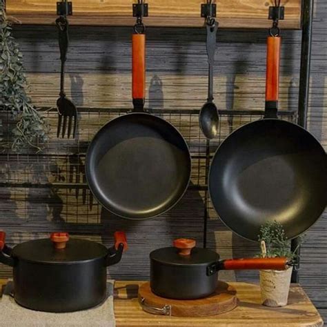 Per Set Cast Iron Pots and Pans with Bakelite Handles Kitchenware ...