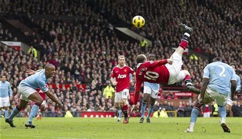 Wayne Rooney's 'stunning' bicycle-kick goal lifts Manchester United (video) - masslive.com