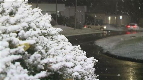 A look at the snow in Ellijay and Blue Ridge on Monday night - YouTube