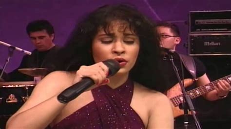 Selena - Como la Flor (Selena Live) 720p (DVD Quality) | Concert ...