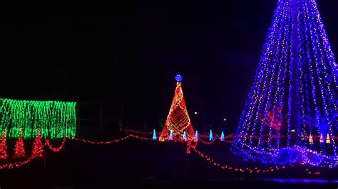 Christmas Lights with Music, Drive Through Musical Christmas Light Show - YouTube