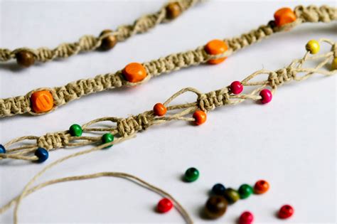 How to Make a Macrame Bracelet (15 Free Patterns)