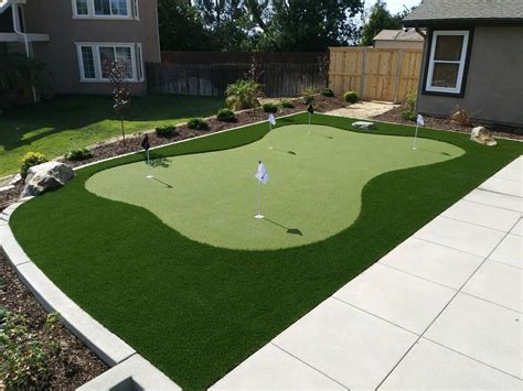 Urban Putting Green / Front Yard Putting Green / Artificial Grass / Turf / Backyard Ideas / Turf ...