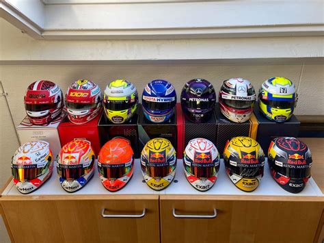 Max Verstappen Helmet / Max Verstappen Helmet Red Bull 2017 Racefans ...