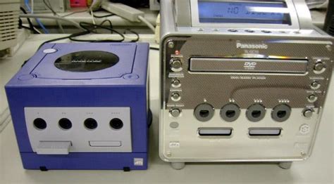 What are the exact differences between the Nintendo Gamecube and Panasonic Q? - Arqade