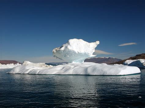File:Greenland-iceberg hg.jpg - Wikimedia Commons