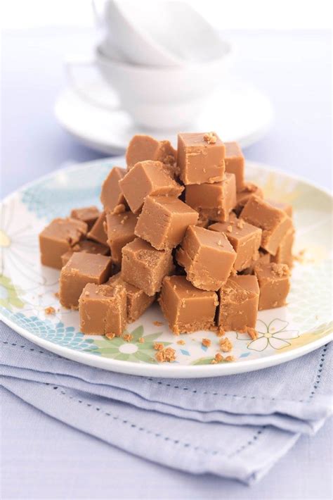 Geoffrey Smeddle's simple fudge recipe is easy to make and gives delicious… Candy Recipes, Sweet ...