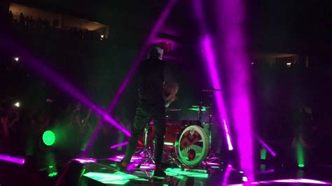 Fall Away - twenty one pilots (Live in Allen/Front Row) - YouTube