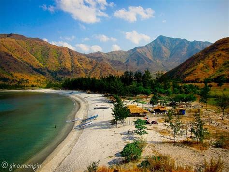 Pundaquit Beach: Nagsasa Cove in Zambales