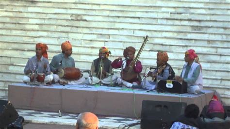 Kabir Bhajan Nirgun at RIFF Jodhpur 2012 - YouTube