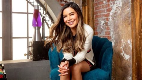 Miranda Cosgrove’s Net Worth & ‘iCarly’ Salary Explains Why She’s Back ...