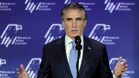 Doug Burgum announces he’s suspending his 2024 presidential campaign ...