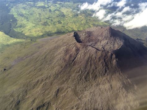 Trekking to Mount Pico – following the goats’ paths