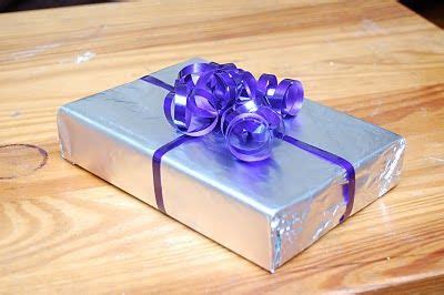 Author: Deanna Martinez-Bey: Blogmas: Christmas gift wrap alternatives, Part 1